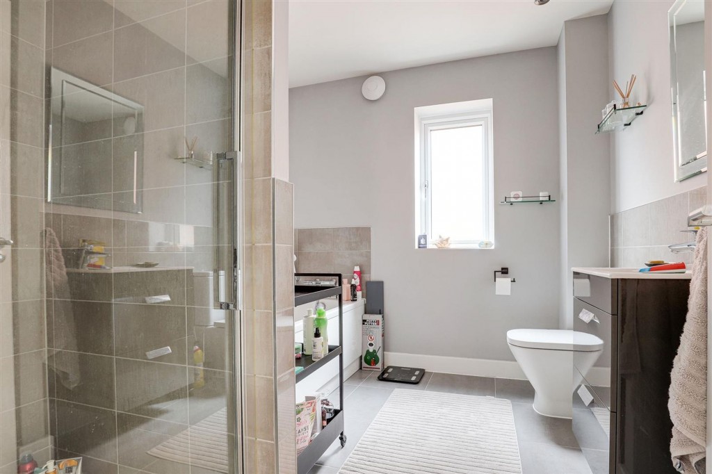 Lavinia Crescent, Edwalton, NG12