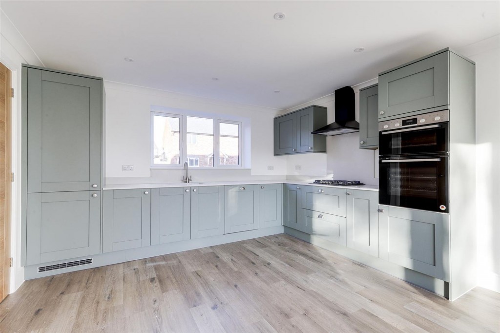 Meadow Croft Gardens, Nottingham, NG15