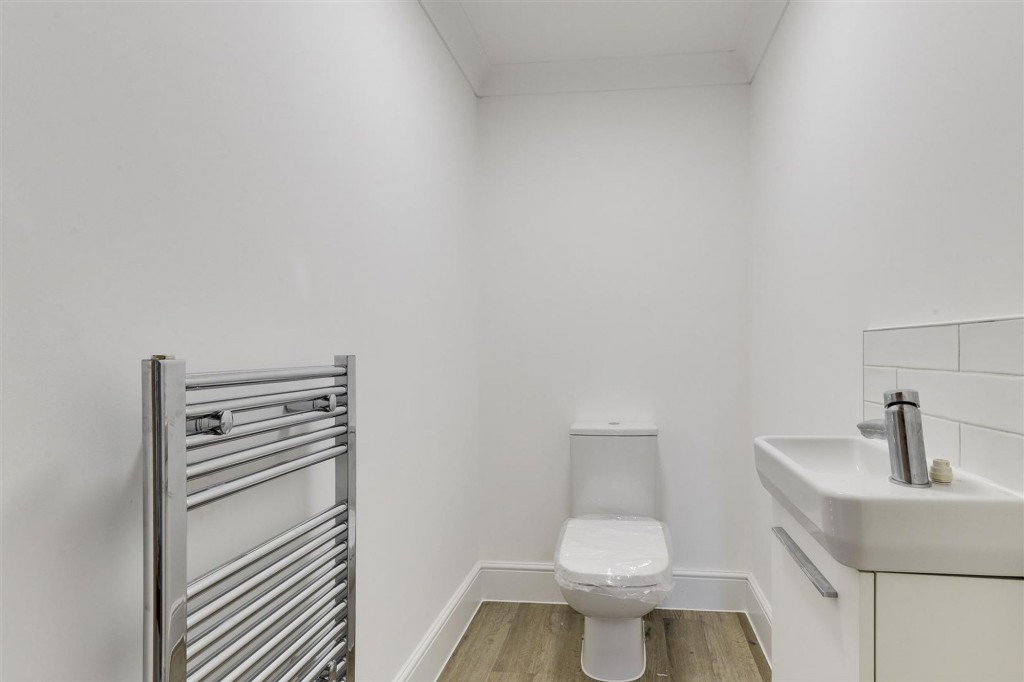 Meadow Croft Gardens, Nottingham, NG15