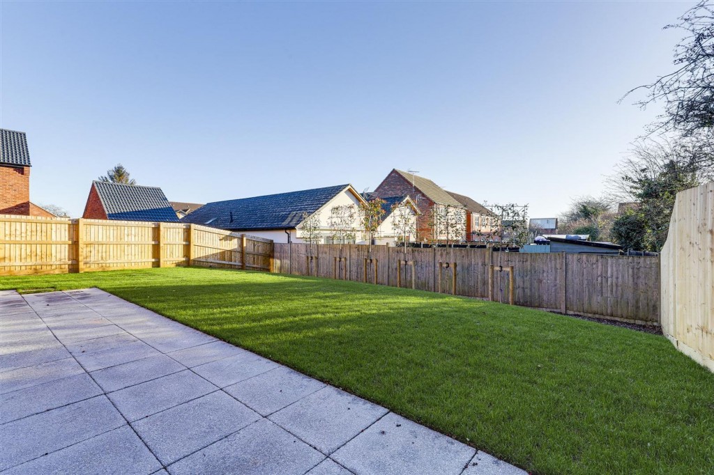 Meadow Croft Gardens, Nottingham, NG15