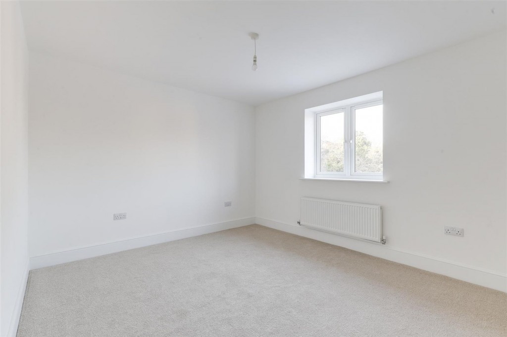 Meadow Croft Gardens, Nottingham, NG15