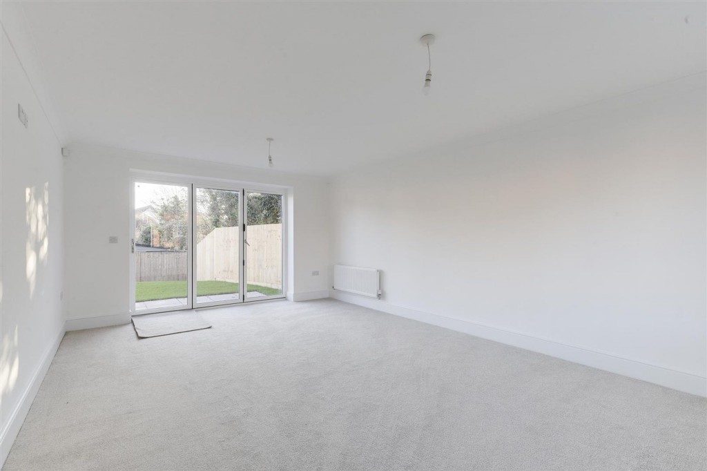 Meadow Croft Gardens, Nottingham, NG15