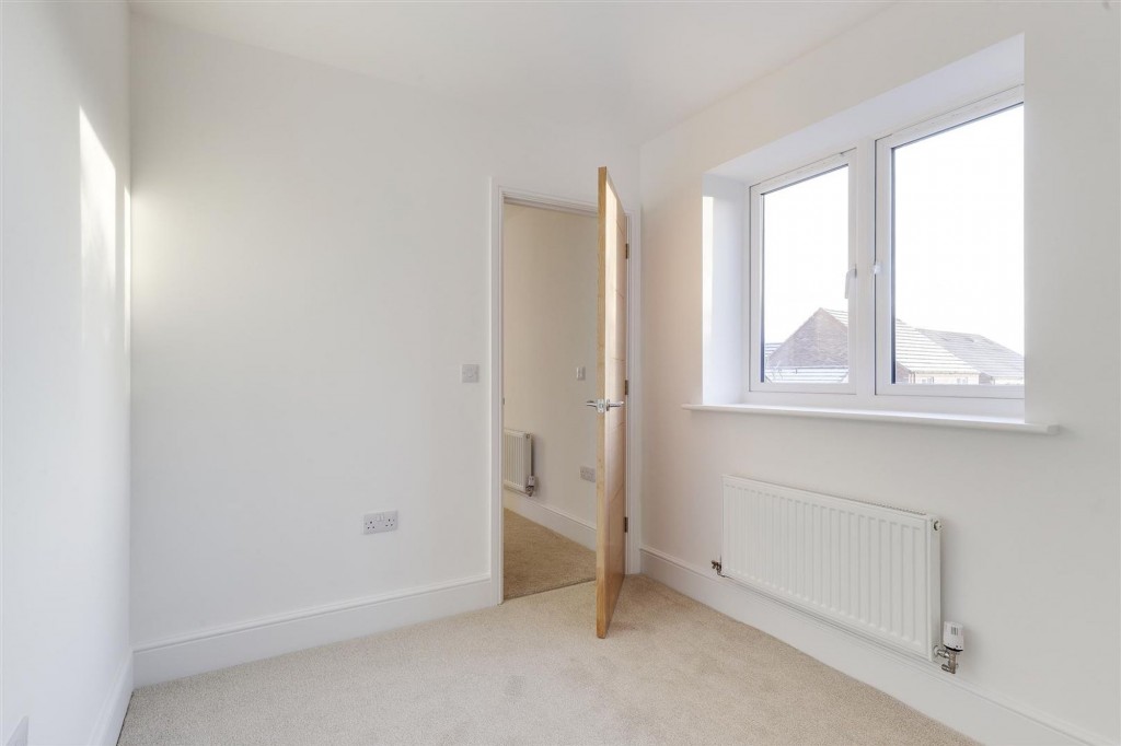 Meadow Croft Gardens, Nottingham, NG15