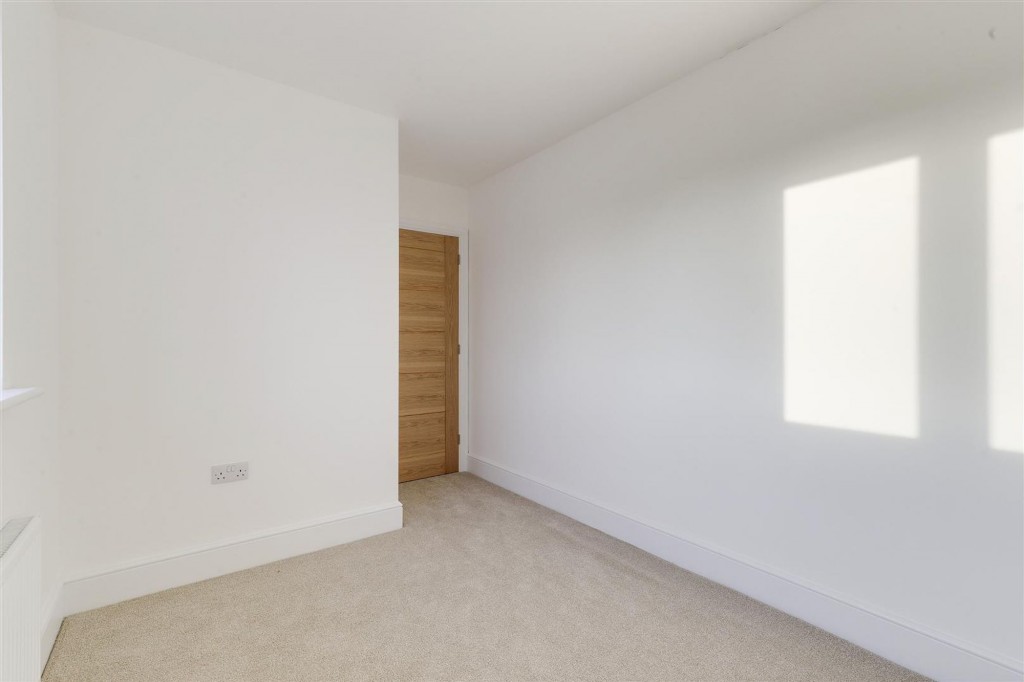 Meadow Croft Gardens, Nottingham, NG15