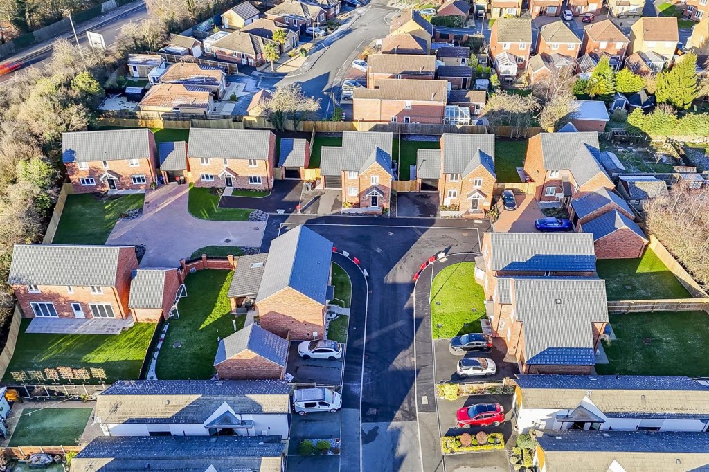 Meadow Croft Gardens, Nottingham, NG15