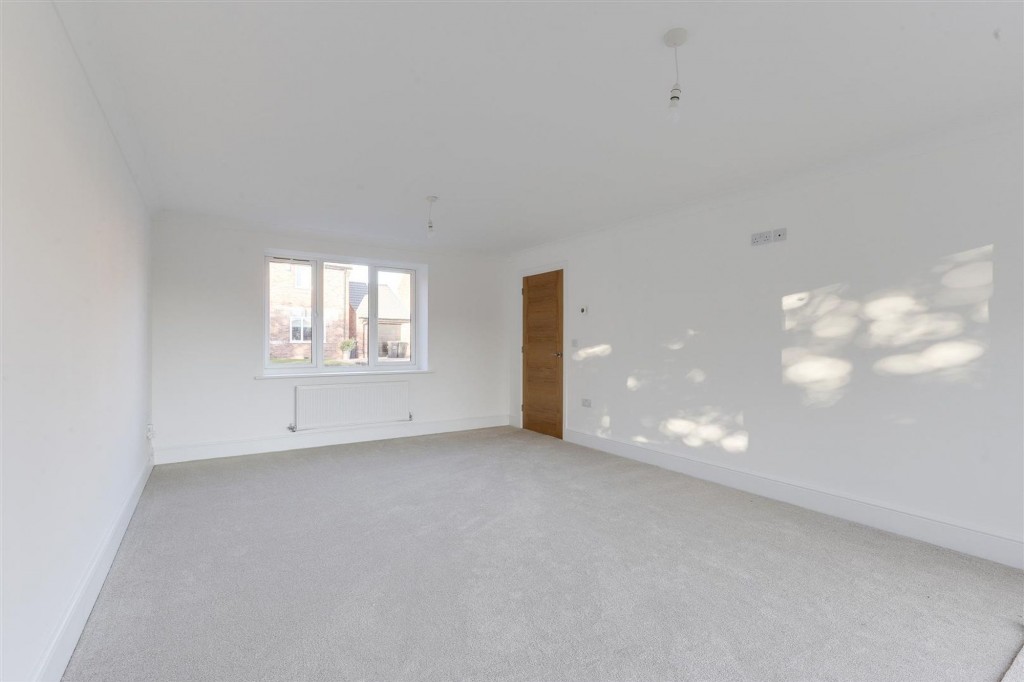 Meadow Croft Gardens, Nottingham, NG15