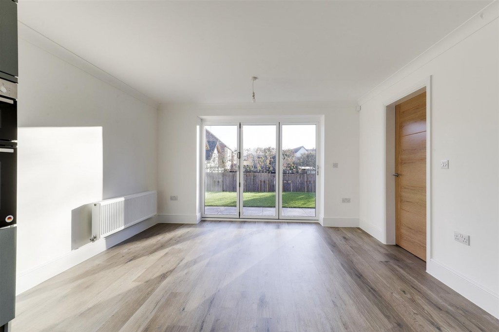 Meadow Croft Gardens, Nottingham, NG15