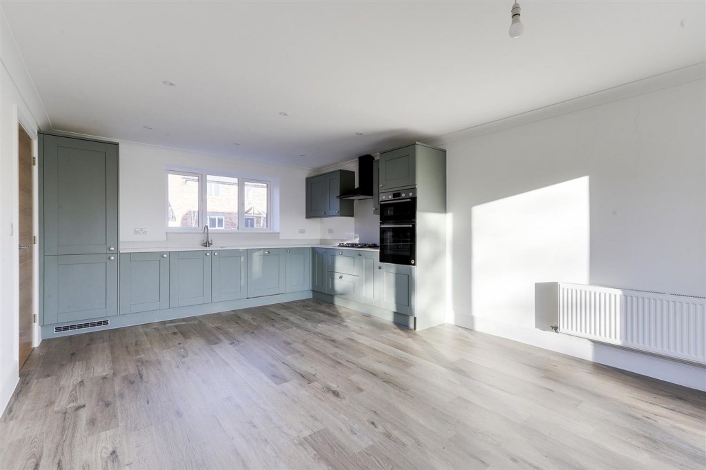 Meadow Croft Gardens, Nottingham, NG15