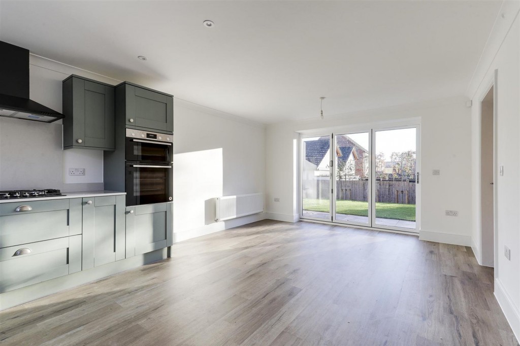 Meadow Croft Gardens, Nottingham, NG15