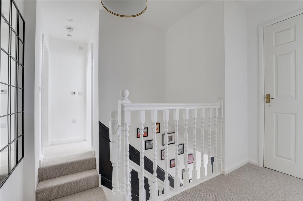 Islay Close, Trowell, NG9