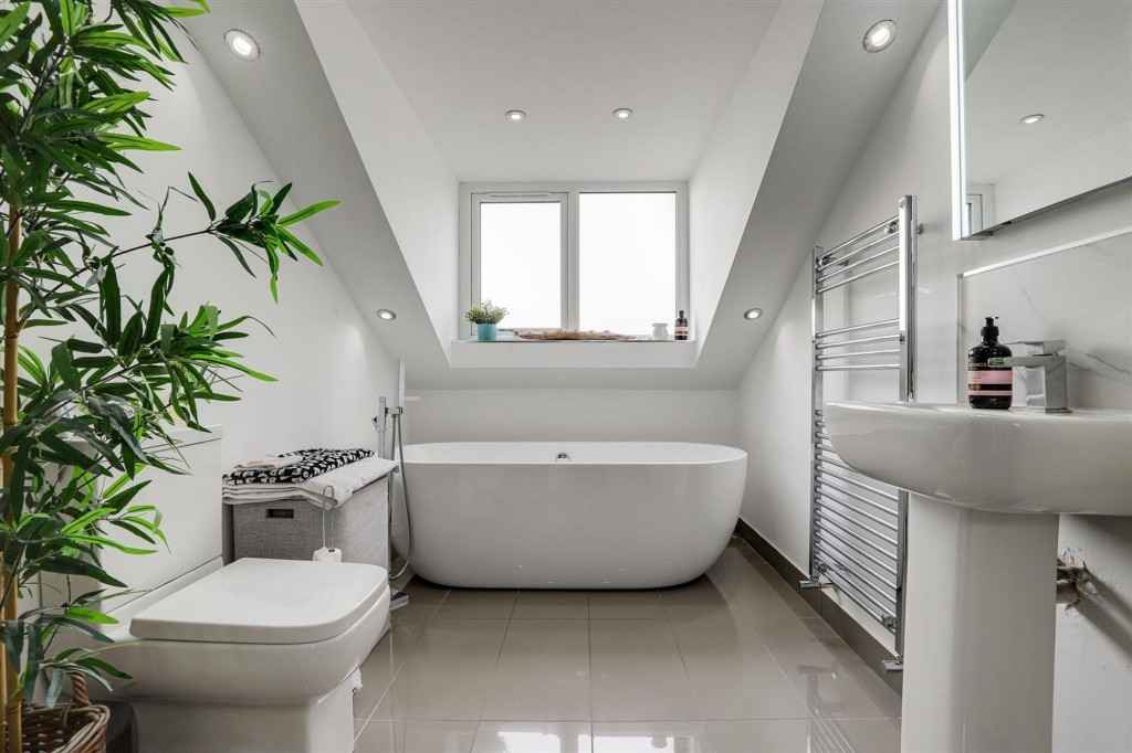 Islay Close, Trowell, NG9