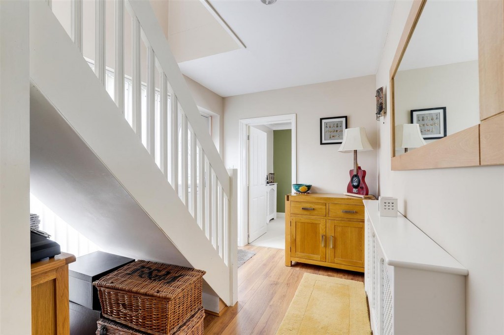 Weaverthorpe Road, Woodthorpe, NG5