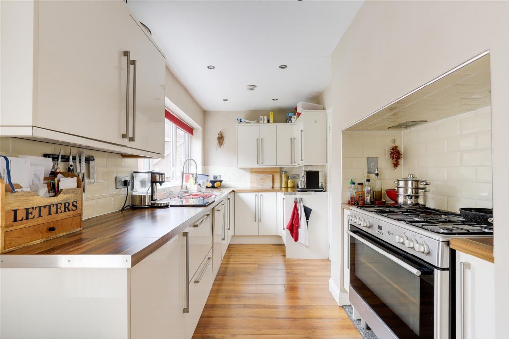 Weaverthorpe Road, Woodthorpe, NG5