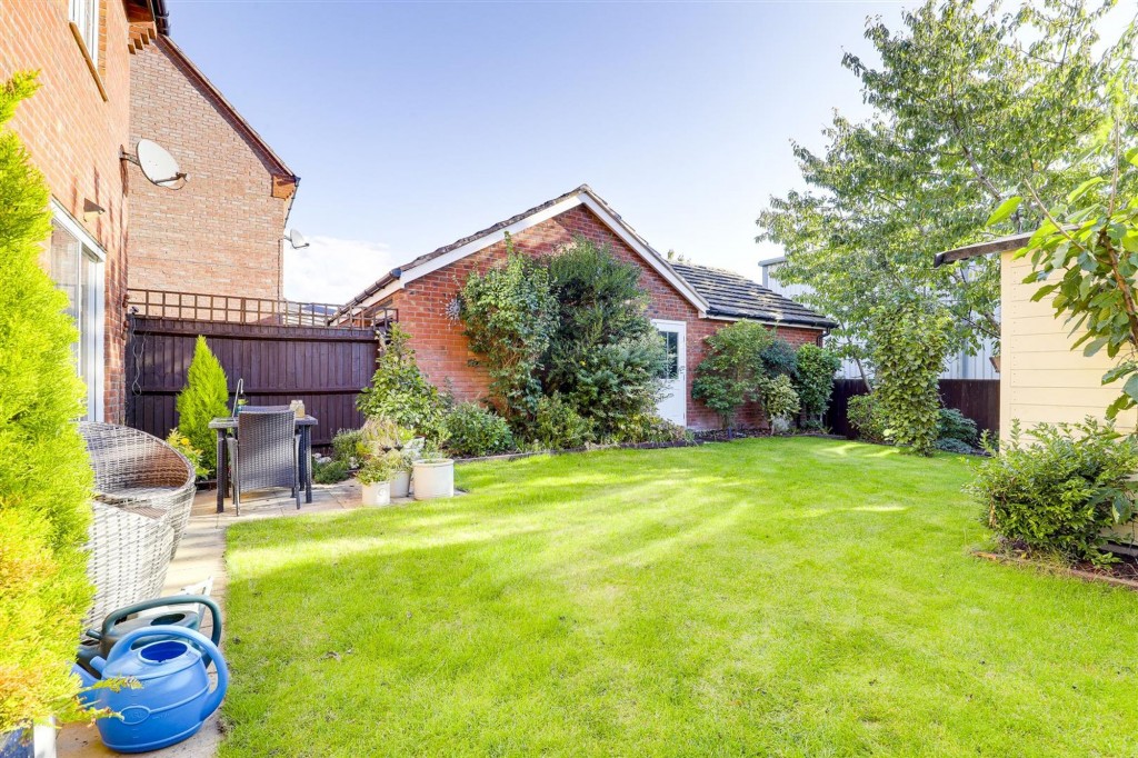 James Drive, Calverton, NG14