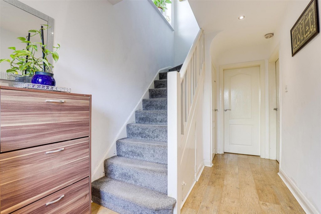 Tewkesbury Drive, Nottingham, NG6