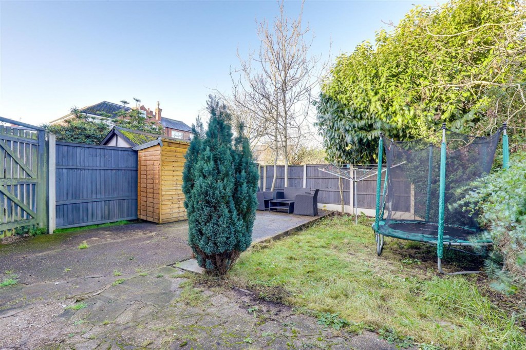 Tewkesbury Drive, Nottingham, NG6