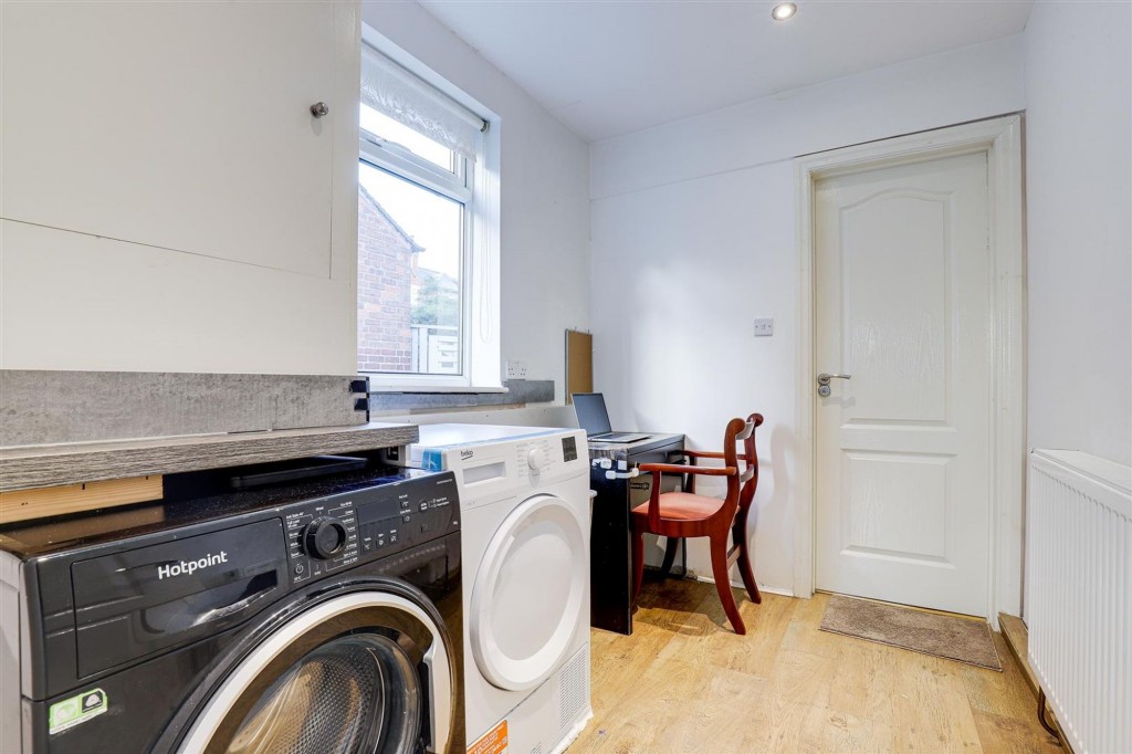 Tewkesbury Drive, Nottingham, NG6