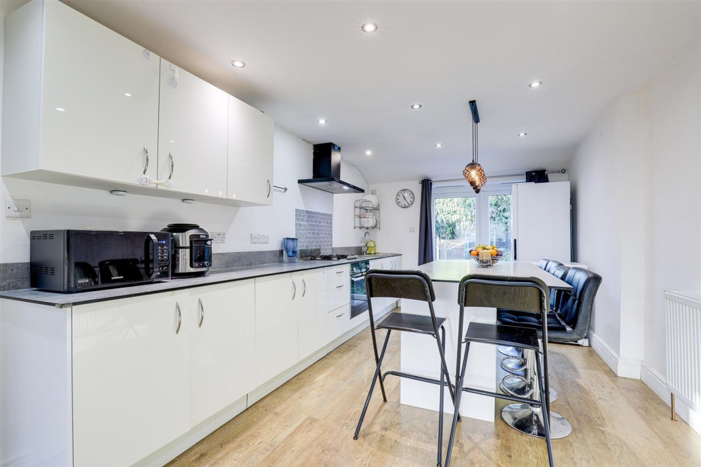 Tewkesbury Drive, Nottingham, NG6