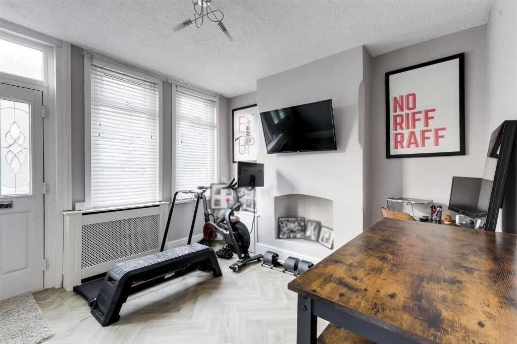 Ogle Street, Hucknall, NG15