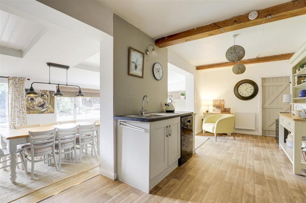 Brookside Avenue, East Leake, LE12