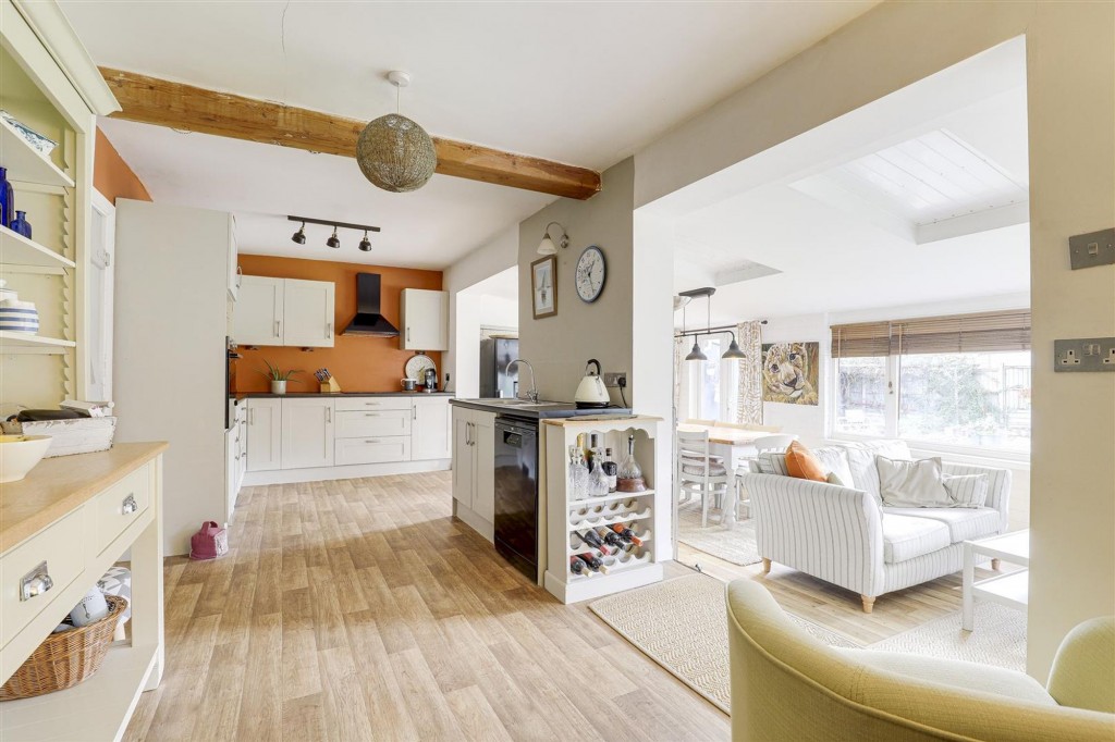 Brookside Avenue, East Leake, LE12