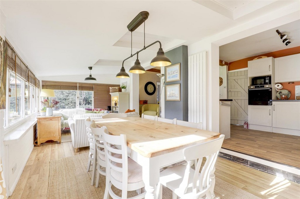 Brookside Avenue, East Leake, LE12