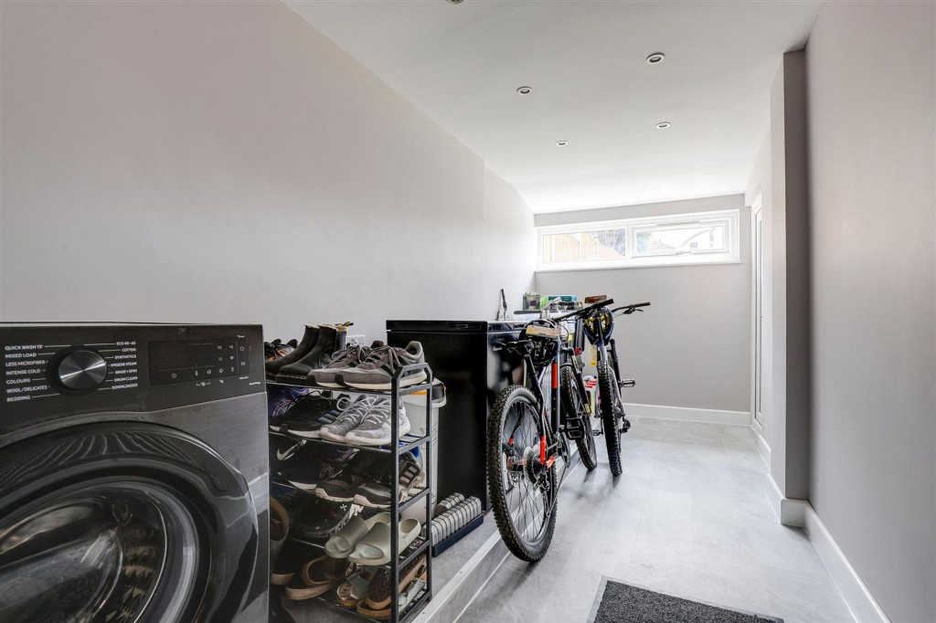 Brownlow Drive, Nottingham, NG5