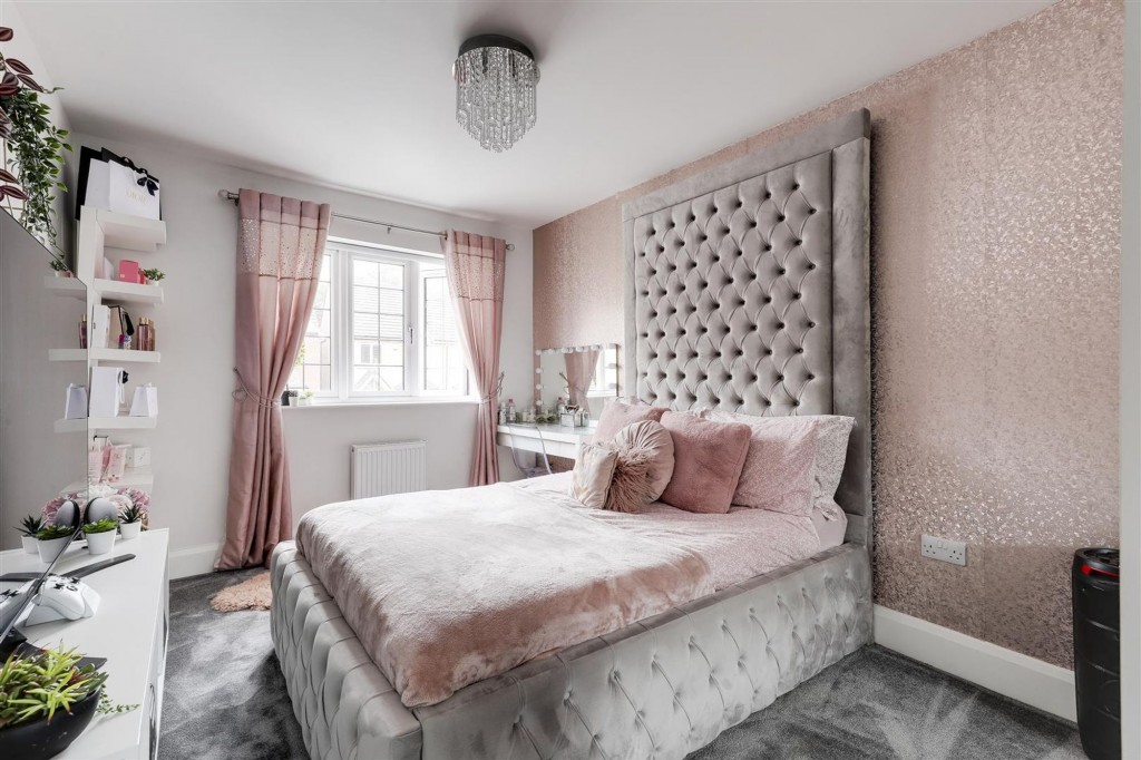 Shipley Park Gardens, Heanor, DE75