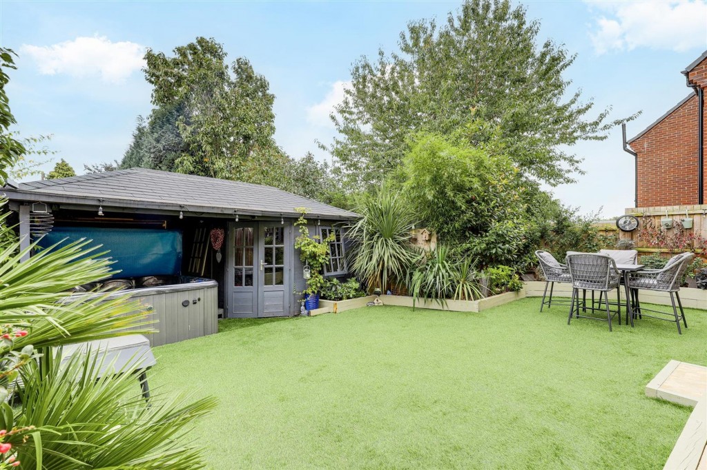 Shipley Park Gardens, Heanor, DE75