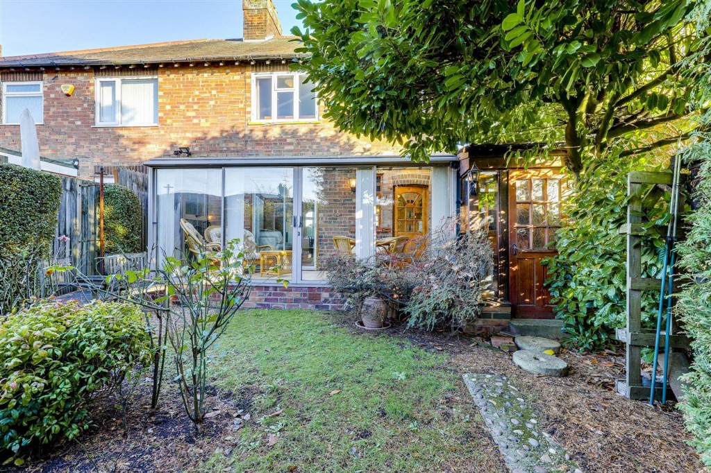 Dovedale Road, Nottingham, NG3