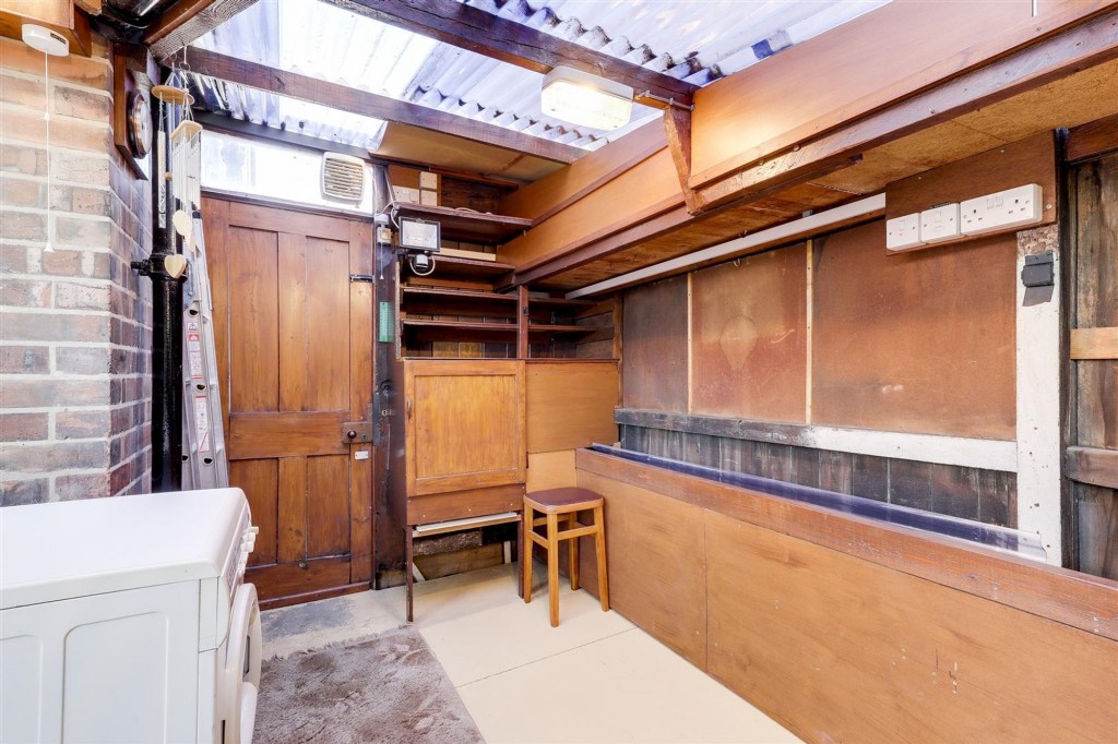 Dovedale Road, Nottingham, NG3