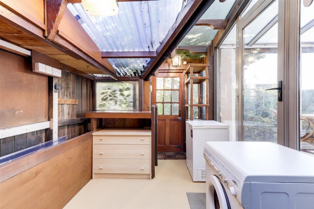 Dovedale Road, Nottingham, NG3