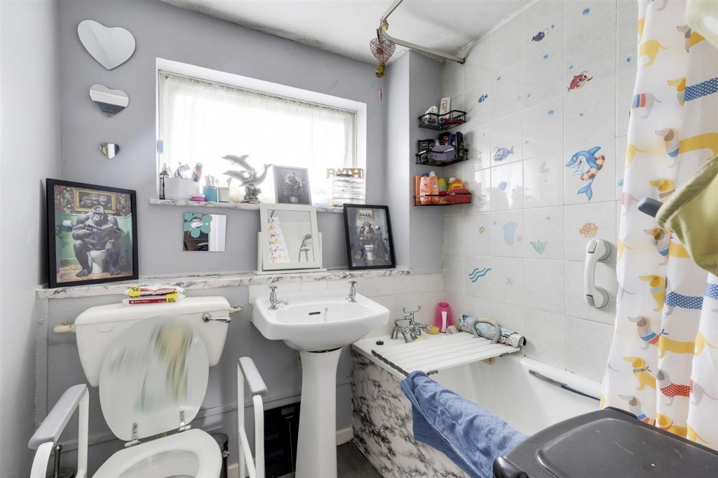 Downing Gardens, Nottingham, NG6