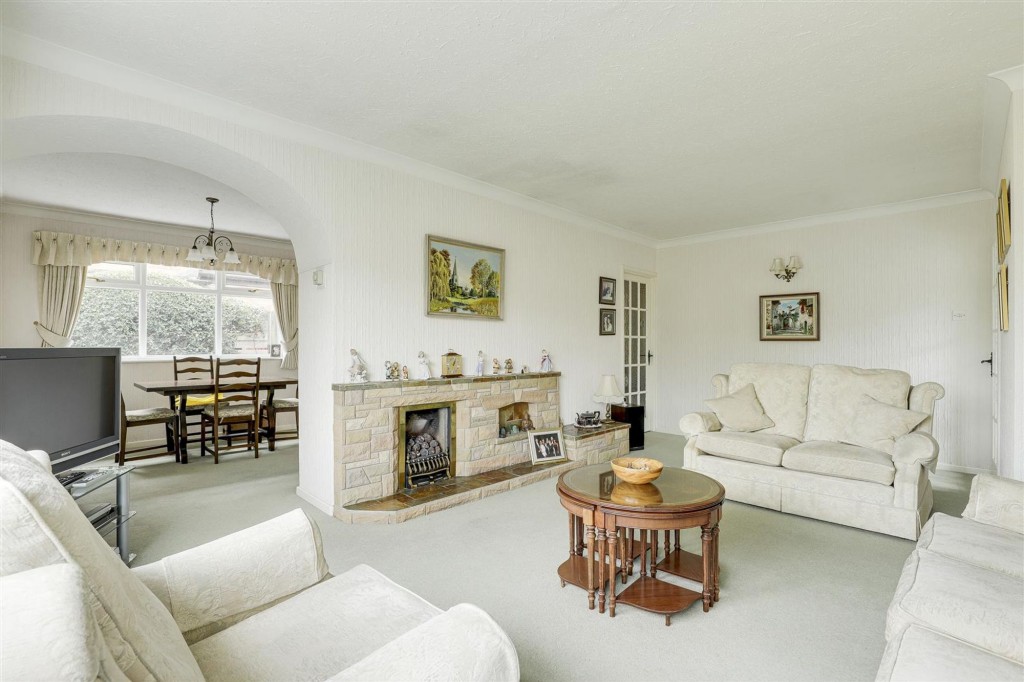 St. Marys Close, Attenborough, NG9