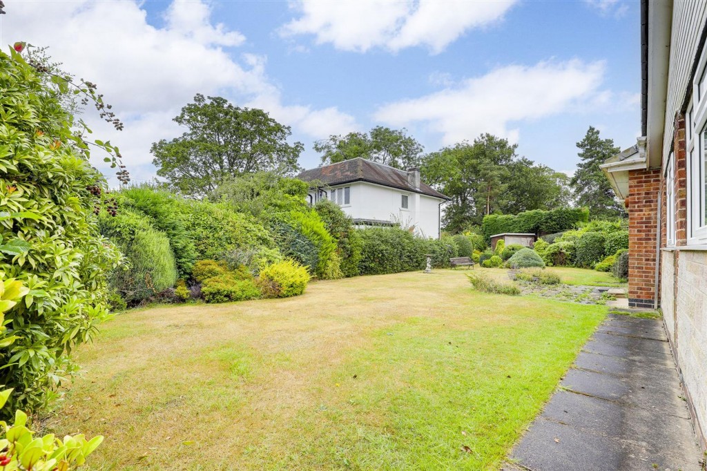 St. Marys Close, Attenborough, NG9