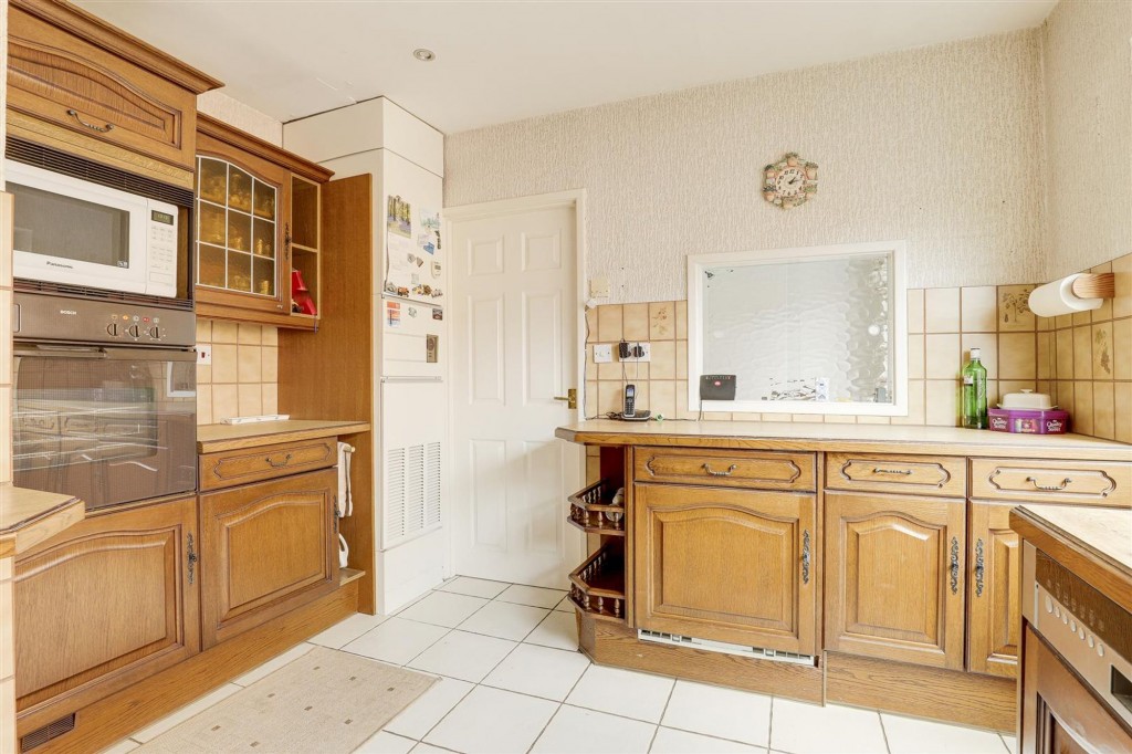 St. Marys Close, Attenborough, NG9