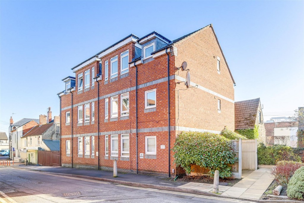 Titchfield Terrace, Hucknall, NG15