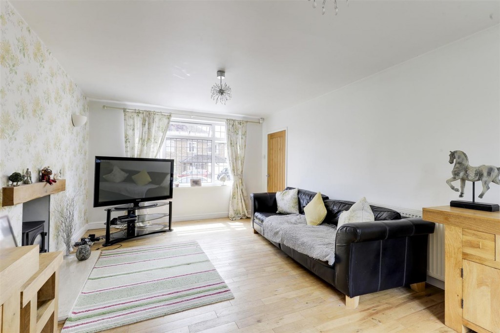 Thornton Avenue, Redhill, NG5