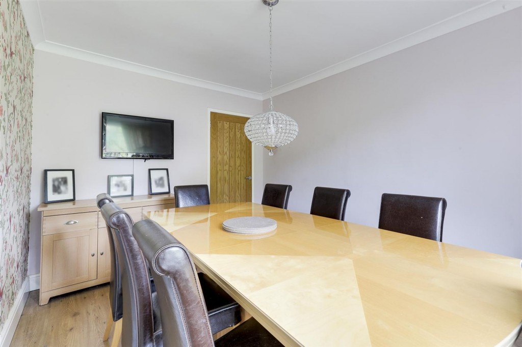 Thornton Avenue, Redhill, NG5