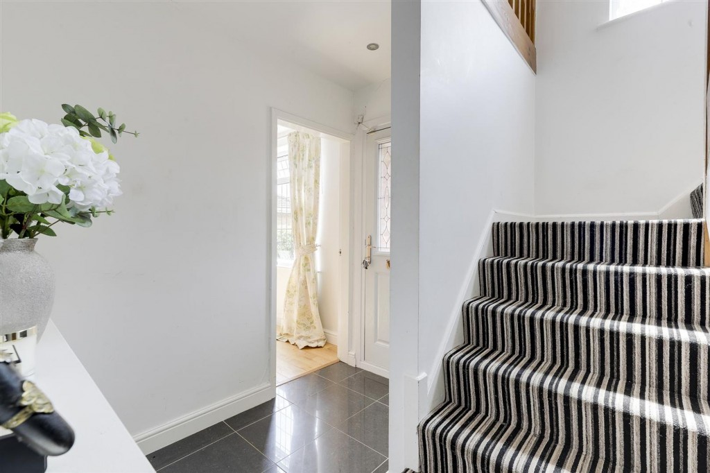 Thornton Avenue, Redhill, NG5