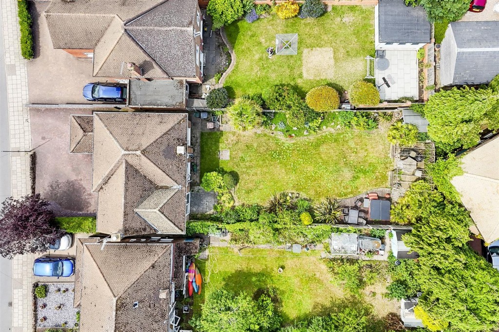 Thornton Avenue, Redhill, NG5