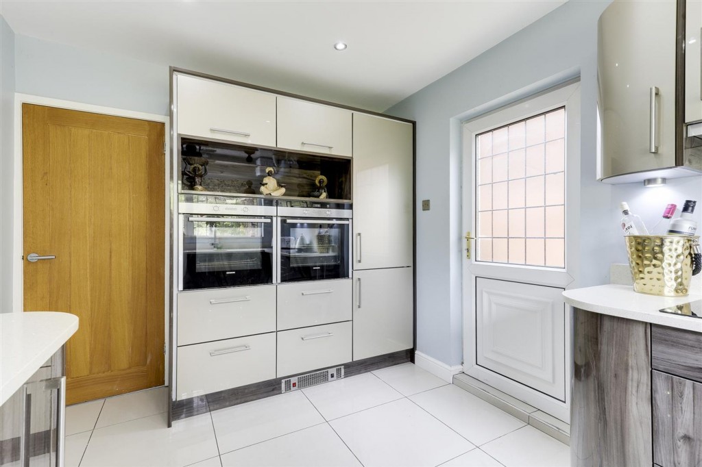 Thornton Avenue, Redhill, NG5