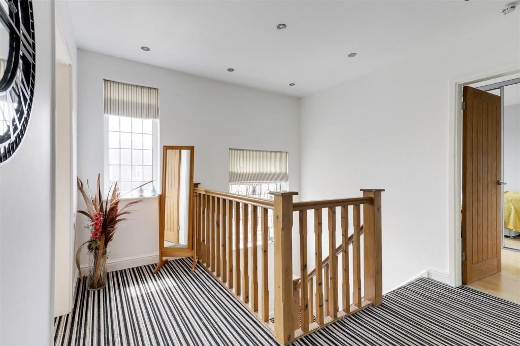 Thornton Avenue, Redhill, NG5