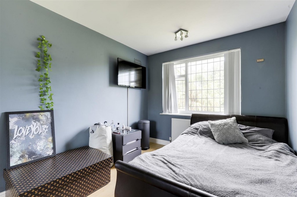 Thornton Avenue, Redhill, NG5