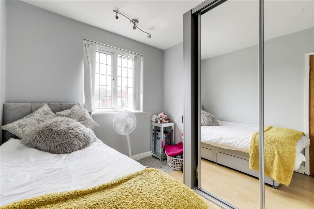 Thornton Avenue, Redhill, NG5