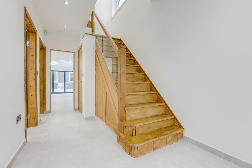 Nuthall Road, Nottingham, NG8
