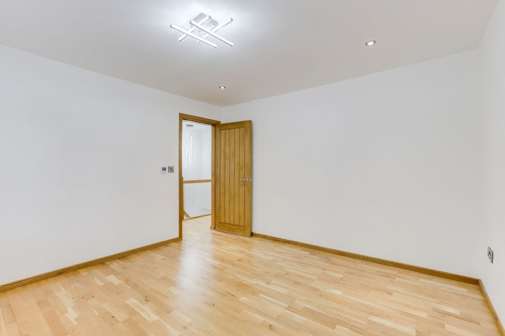 Nuthall Road, Nottingham, NG8