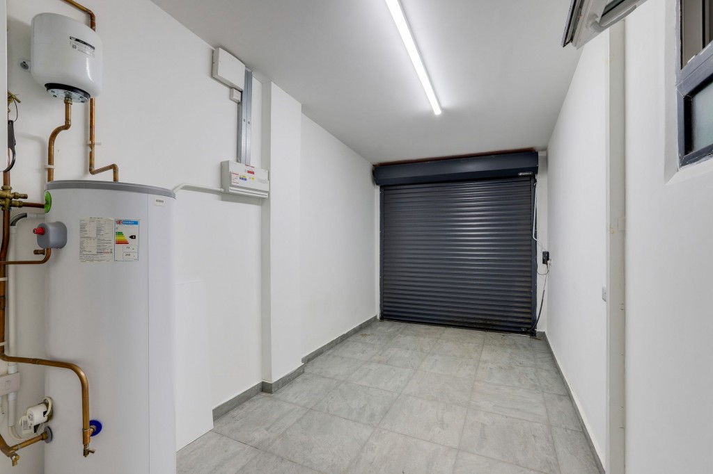 Nuthall Road, Nottingham, NG8