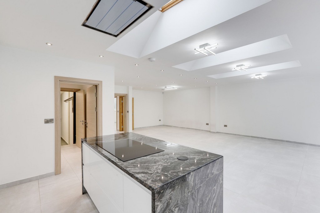 Nuthall Road, Nottingham, NG8