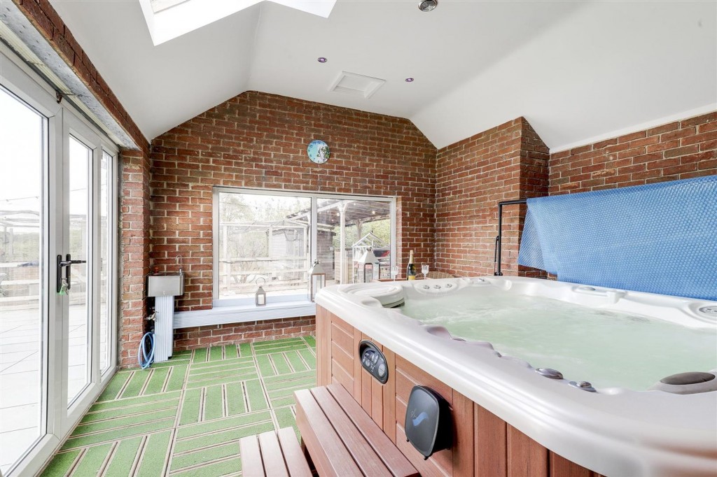 Spring Lane, Lambley, NG4